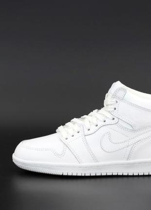 Высокие баскетбольные зимние кроссовки на меху nike air jordan 1 retro white (найк аир джордан белые )