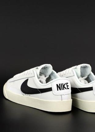 Жіночі  кросівки nike blazer low white ( низькі білі кеди найк блейзер з чорним значком)5 фото