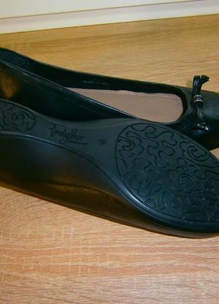 Гарні жіночі туфлі з натуральної шкіри. footglove5 фото
