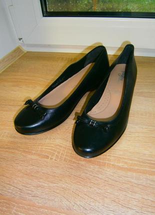 Гарні жіночі туфлі з натуральної шкіри. footglove8 фото