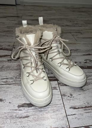 Теплі високі кеди