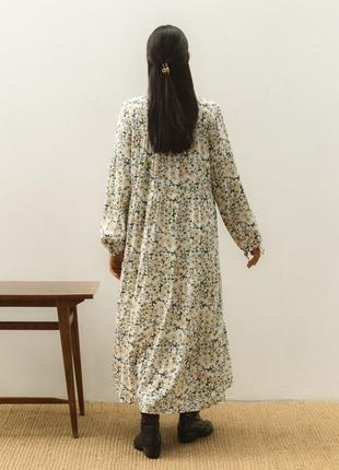 Длинное платье с поясом платье в цветочек платье свободного кроя с воланами7 фото