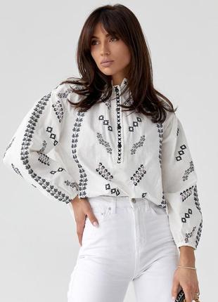 Женская хлопковая белая вышитая рубашка блузка вышиванка на пуговицах с обьемными рукавами