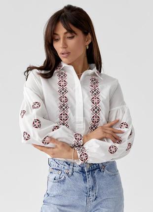 Белая женская вышитая рубашка блузка вышиванка на пуговицах с длинным рукавом