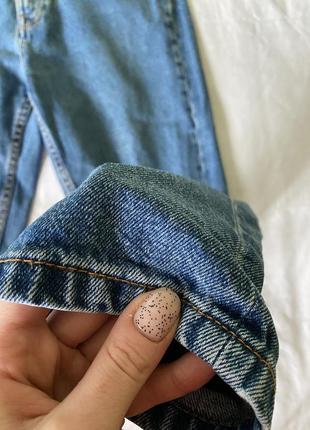 Базовые джинсы мом4 фото