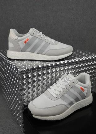 Женские кроссовки adidas