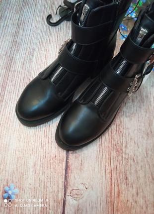Женские байкерские демисезонные ботинки primark.2 фото