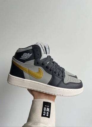 Кросівки nike air jordan 1 retro white grey violet orange