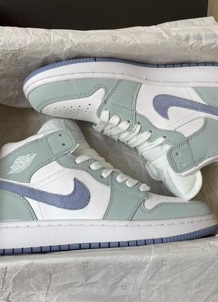 Кроссовки nike air jordan 1 retro white grey violet