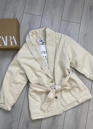 Куртка весняна zara