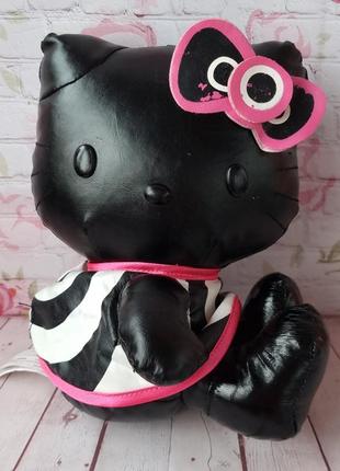 Лимитированный выпуск hello kitty черная от mac