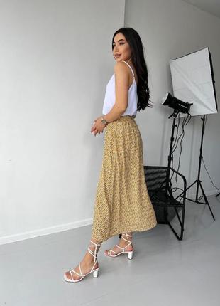 Женская летняя стильная модная классная классная классическая деловая яркая трендовая майка и юбка длинная меди качественная желтая2 фото