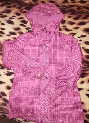 Дуже гарна рожева курточка