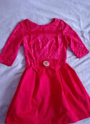 Красное платье