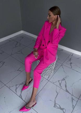 Женские брюсные костюмы