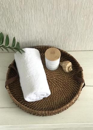 Плетеный круглый поднос