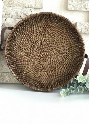 Плетеный круглый поднос