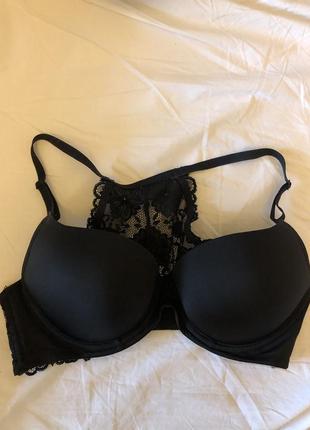Бюстгалтер фирмы h&m с кружевной спинкой
