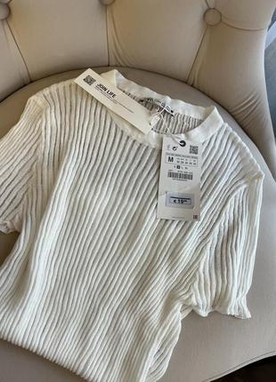 В наличии хитовые футболки от zara s m l