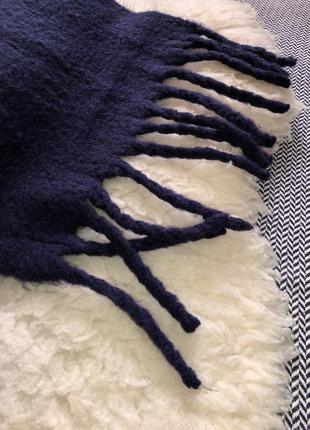 Объёмный грубый шарф с бахромой тренд большой пышный