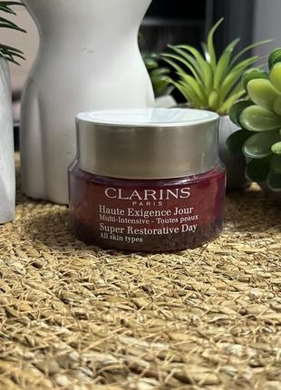 Оригінал денний відновлюючий крем для будь-якого типу шкіри clarins super restorative day cream оригинал дневной востанавлюющий крем2 фото