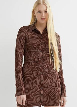 Стильное платье h&m мини с драпировкой xs
