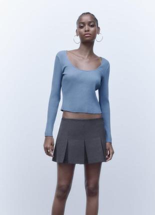 Топ в рубчик с открытой спинкой