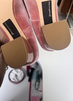 Велюрові туфлі пудрового кольору