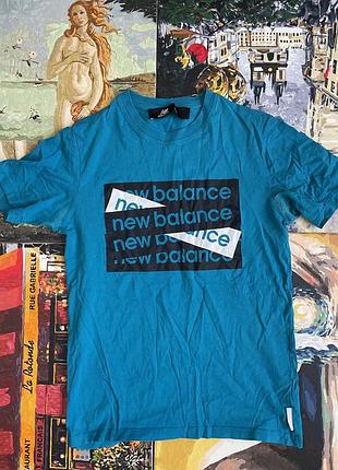 Футболка new balance с большим лого в идеальном состоянии