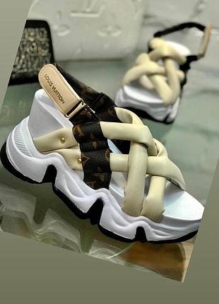 Шикарні дуті босоніжки на платформі, турція, бренд.