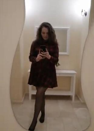 Плаття червоне у клітинку