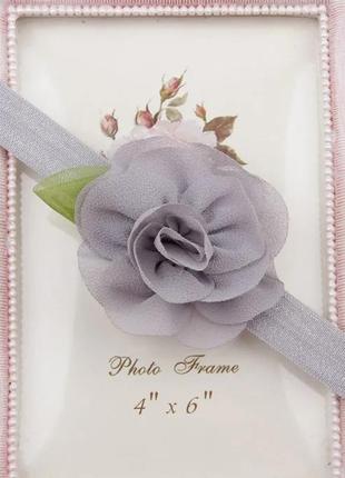 Детская повязка серая - размер универсальный (на резиночке), размер цветка 5,5см