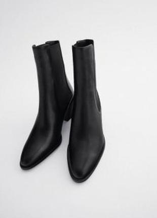Шкіряні ботильйони zara, чорного кольору