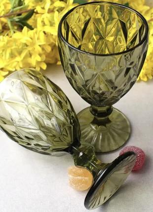 Келих для вина, зелений келих, різнокольорові келихи