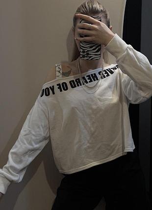 Кофта tally weijl с открытым плечом и кольцами