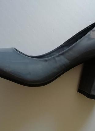Элегантные лакированные туфли на устойчивом каблуке, англия6 фото