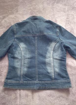 Джинсовая куртка женская.
