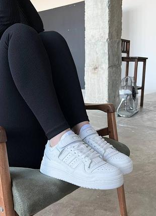 Кросівки adidas forum white