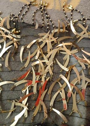 Красивый воротник из стекляруса, бусин и пайеток