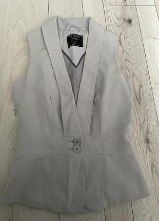 Жіноча жилетка top secret 34 розмір