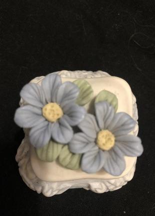 Шкатулка фарфор цветы мини таблетница2 фото