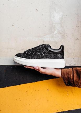 Женские кроссовки alexander mcqueen low glitter black white / smb3 фото