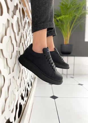 Жіночі кросівки alexander mcqueen low triple black / smb