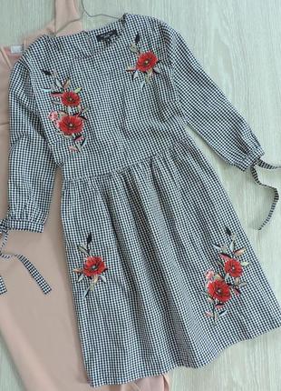 Розпродаж ! сукня з вишивкою