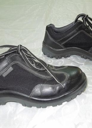Взуття кросівки жіночі робочі 38 р.2 фото