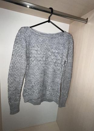 Светр в’язаний