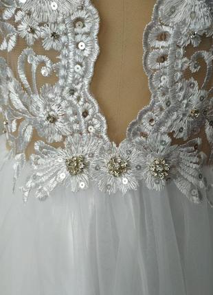 Весільна сукня ручної роботи. біла сукня з мереживом. біла сукня зі шлейфом4 фото
