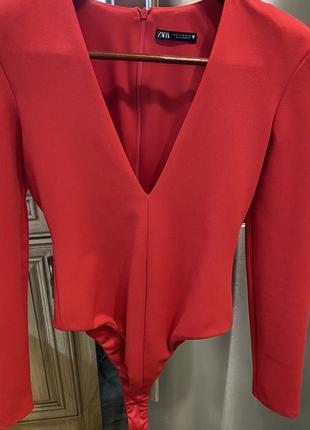 Боді zara з вирізом