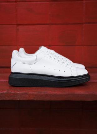 Женские кроссовки alexander mcqueen low white black скидка sale / smb