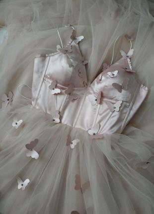 Розовое платье для фотосессии. платье с крупным шлейфом. пышное платье с бабочками1 фото